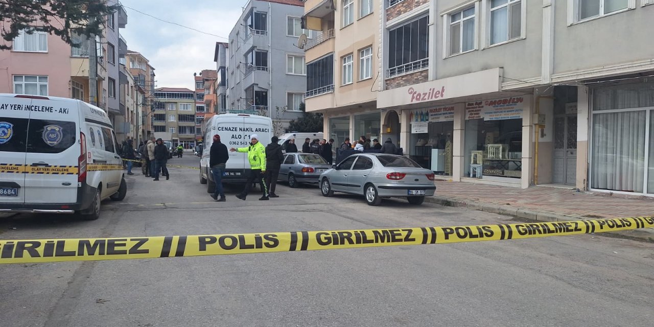 Samsun'da bir kişi apartman girişinde ölü bulundu