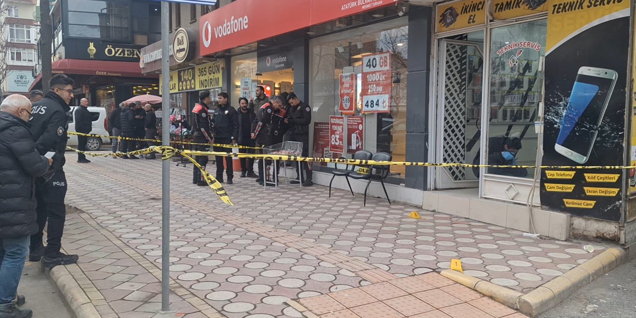 İş yerinde silahlı saldırıya uğrayan müşteri yaralandı