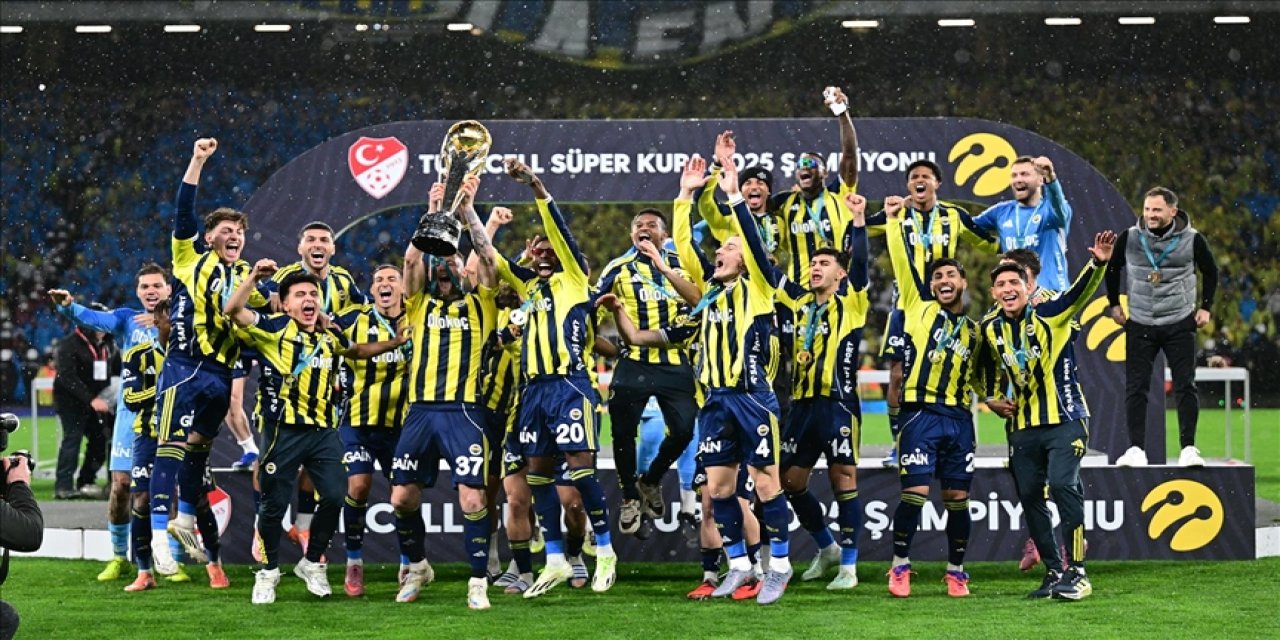 Turkcell Süper Kupa şampiyonu Fenerbahçe