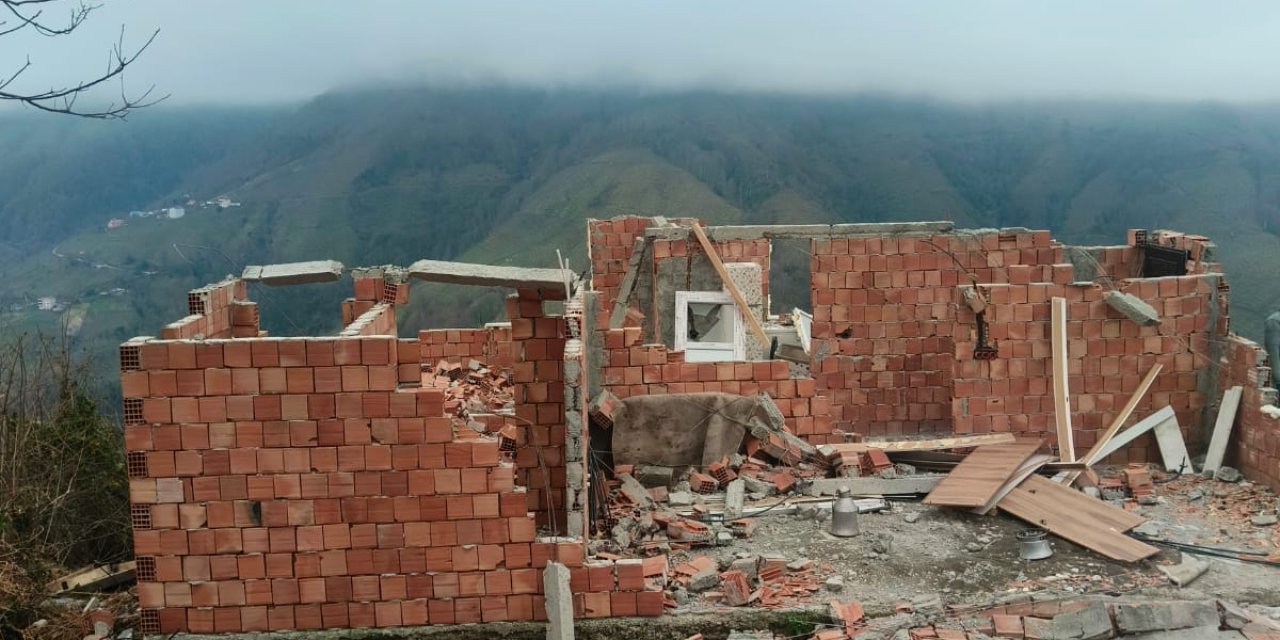 Salıpazarı'nda kuvvetli rüzgar etkili oldu