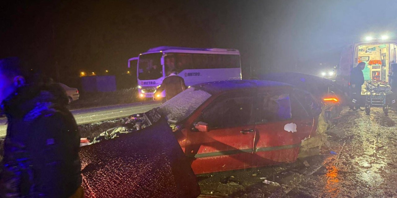 Zincirleme kazada 1'i çocuk 5 kişi yaralandı