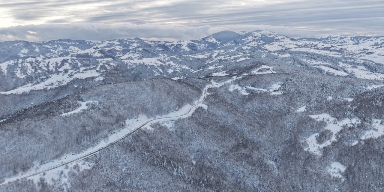 Samsun'da karla kaplanan ormanlar dronla görüntülendi