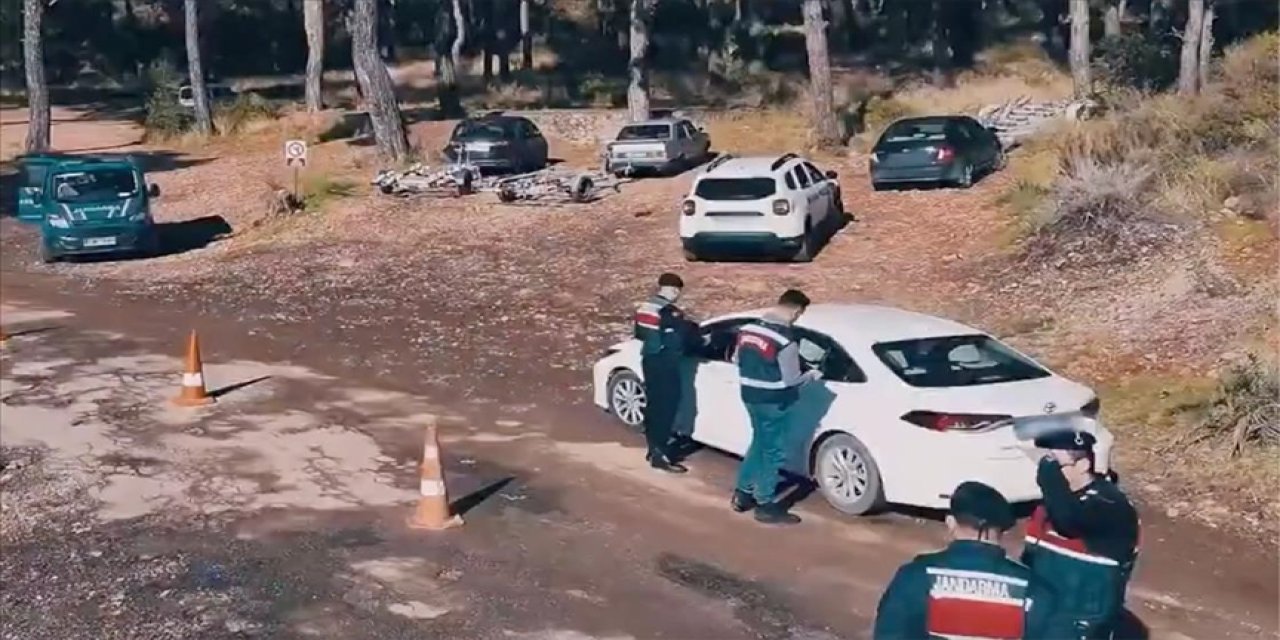 Operasyonlarda 50 şüpheli tutuklandı