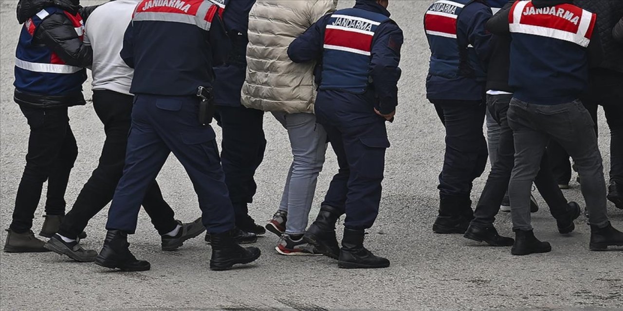 Çeşitli suçlardan aranan 1067 şüpheli yakalandı