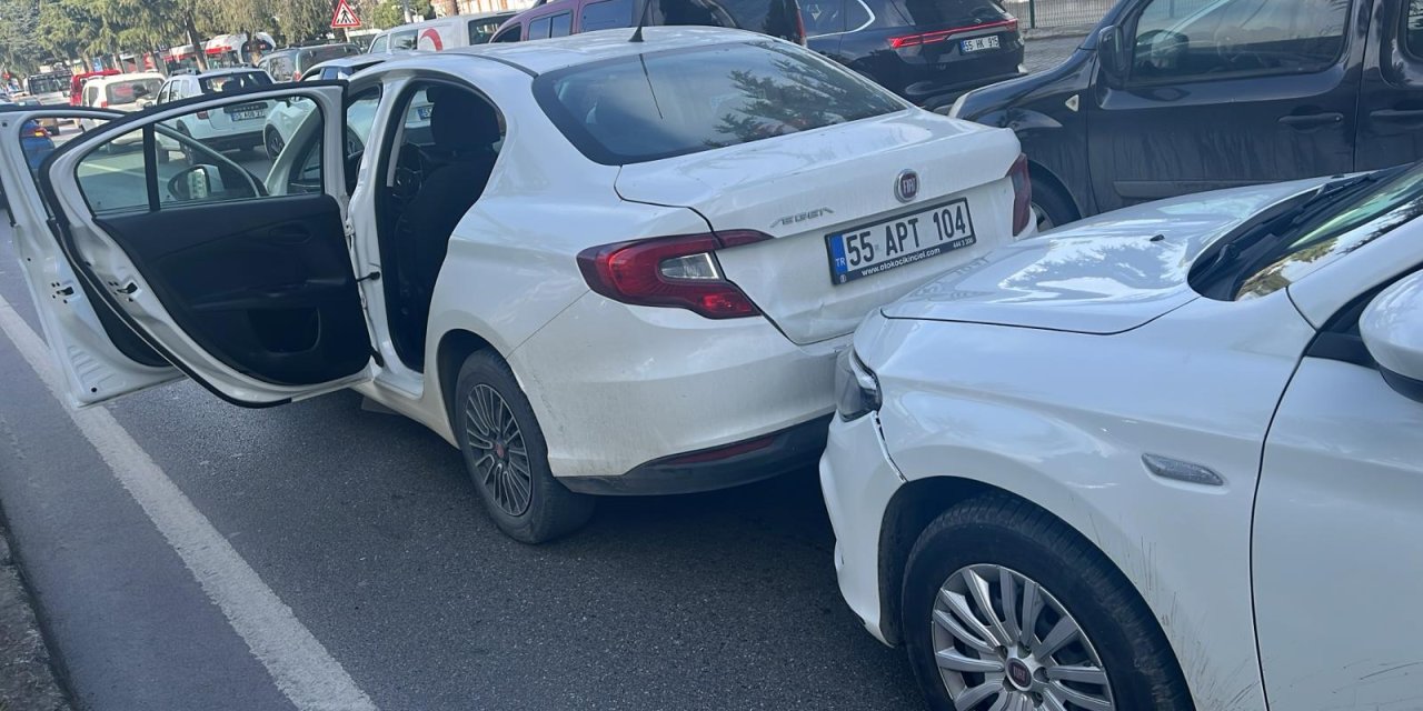 3 aracın karıştığı trafik kazasında 1 kişi yaralandı