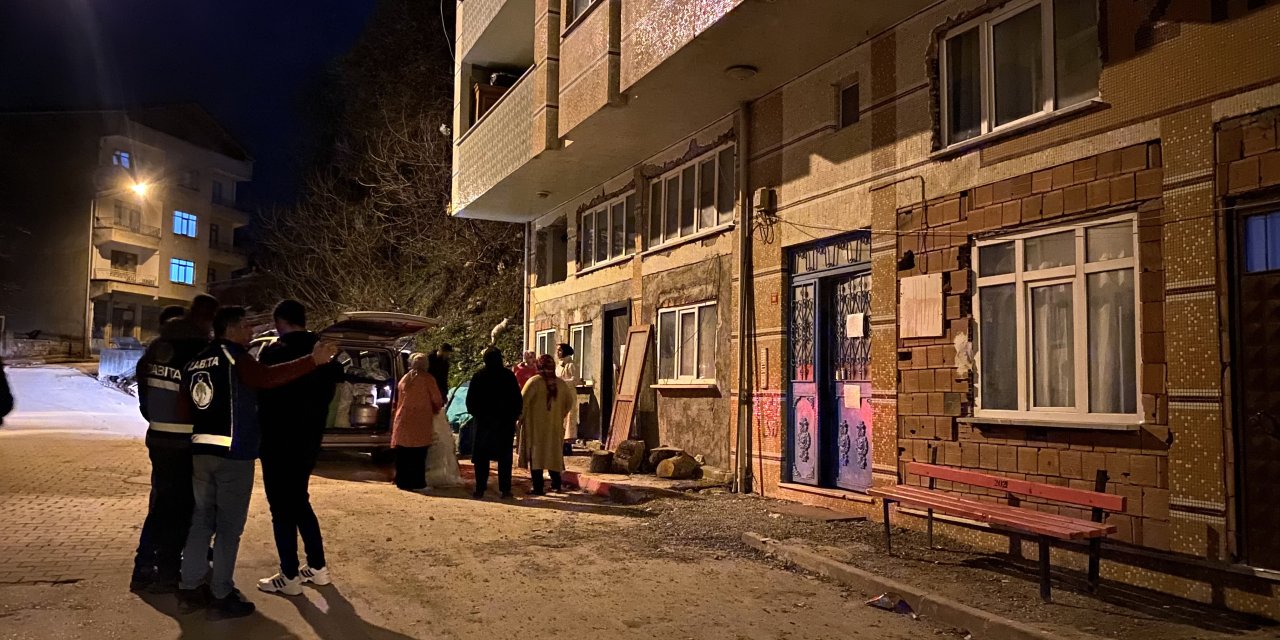 7 katlı bina yıkılma riskine karşı boşaltıldı