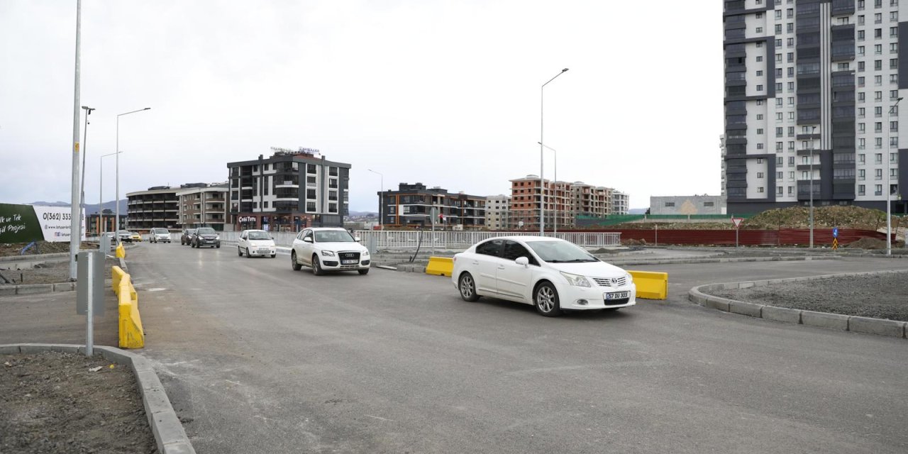 İki önemli bağlantı yolu trafiğe açıldı