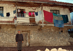 İhtiyaç sahibi aileye kaymakam sahip çıktı