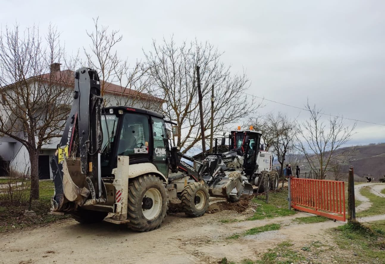 Yol çalışmaları hız kesmiyor