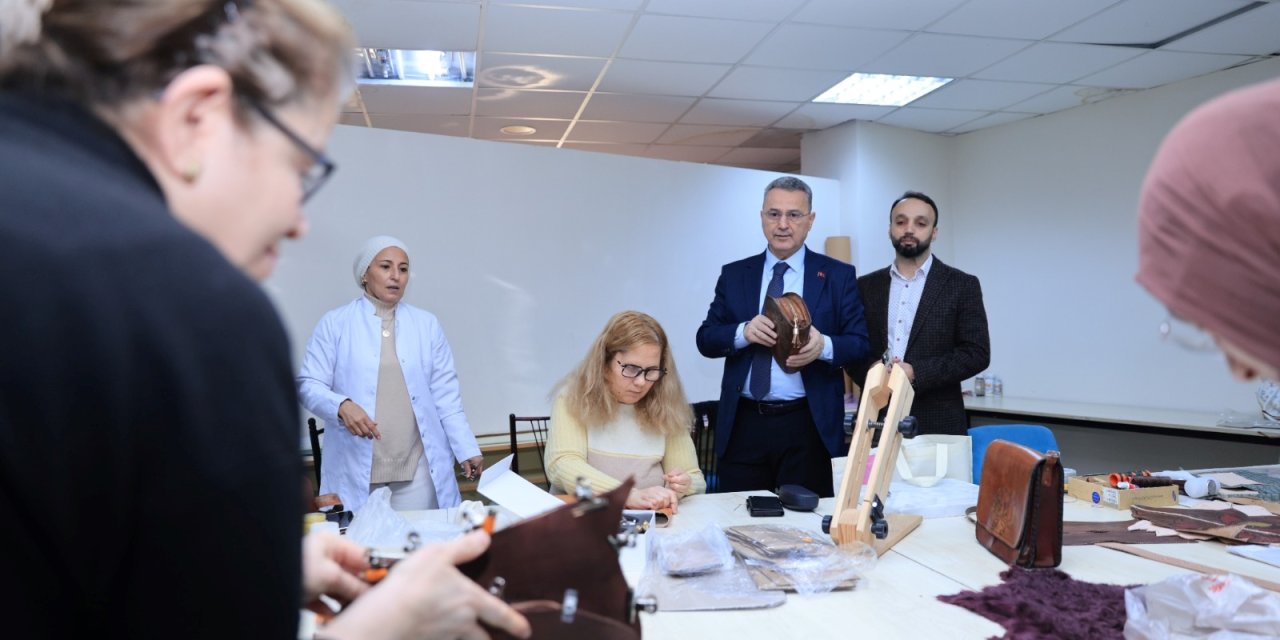 Atık malzemeler el emeğine dönüşüyor