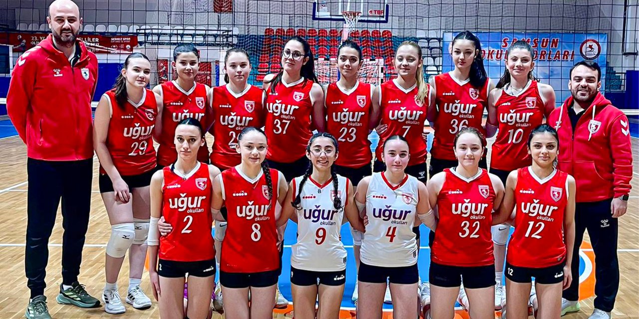 Adını yarı finale yazdırdı