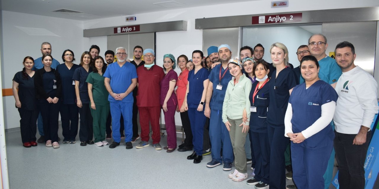 İlk kez ameliyatsız MitraClip yöntemi uygulandı