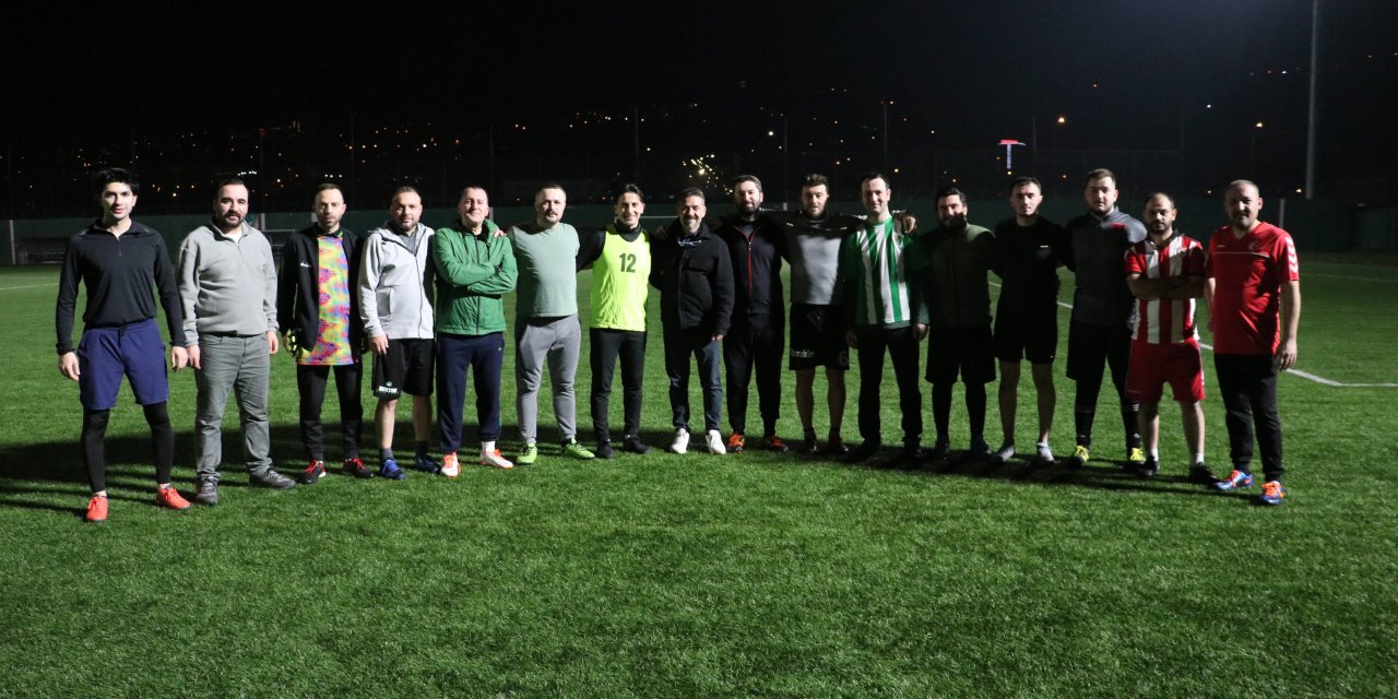 Bağımlılıkla mücadeleye dikkati çekmek için sahaya çıktılar