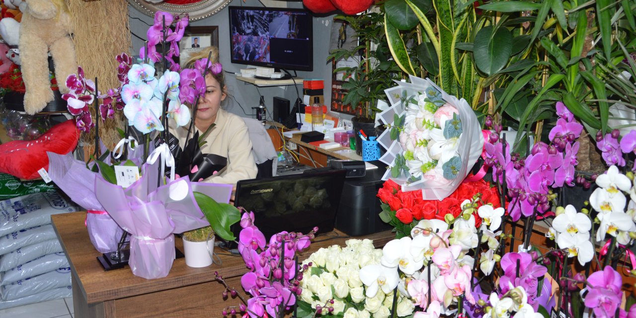 Havza'da çiçekçilerde 14 Şubat Sevgililer Günü yoğunluğu