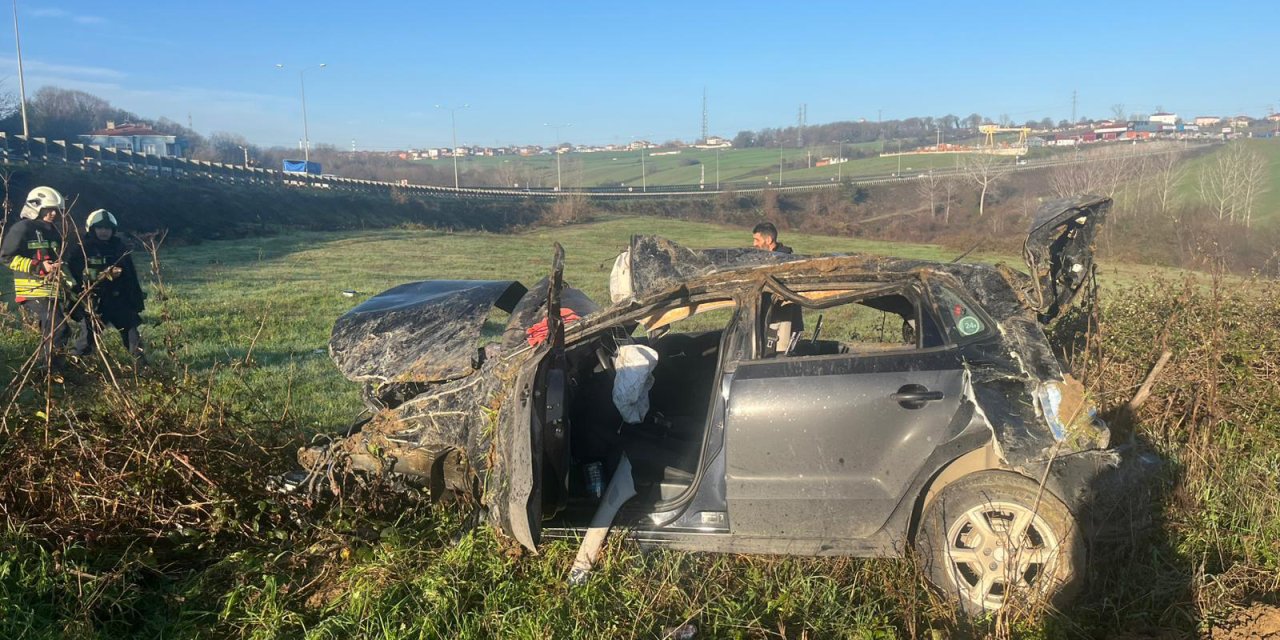 Otomobil tarlaya yuvarlandı: Sürücü hayatını kaybetti