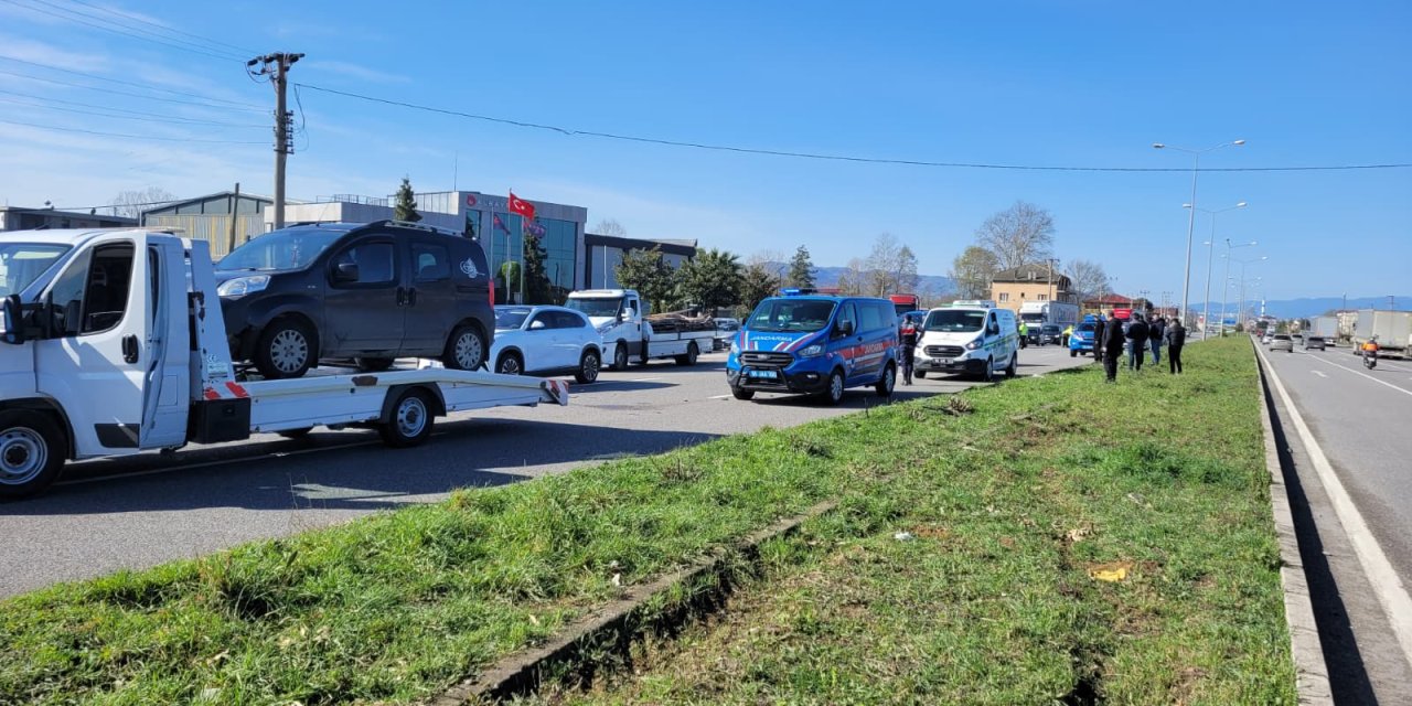 Samsun'da iki aracın çarptığı yaya hayatını kaybetti