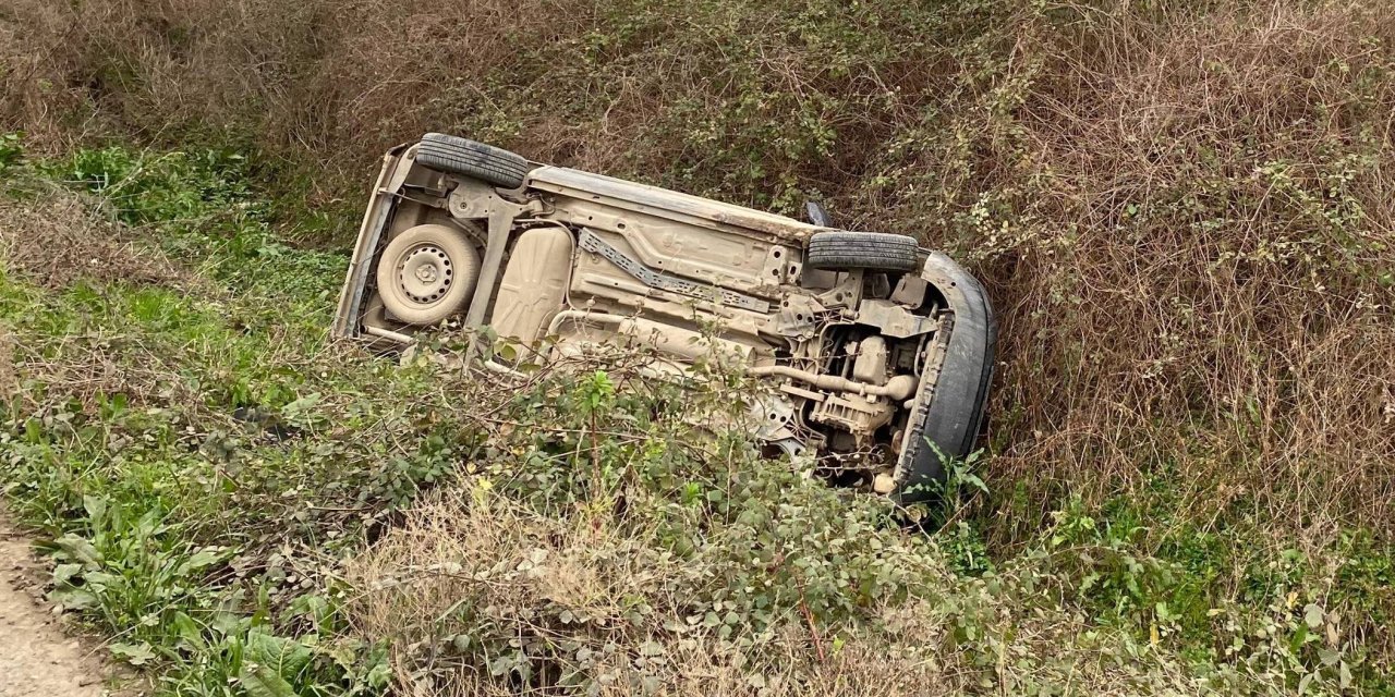 Hafif ticari aracın sürücüsü yaralandı