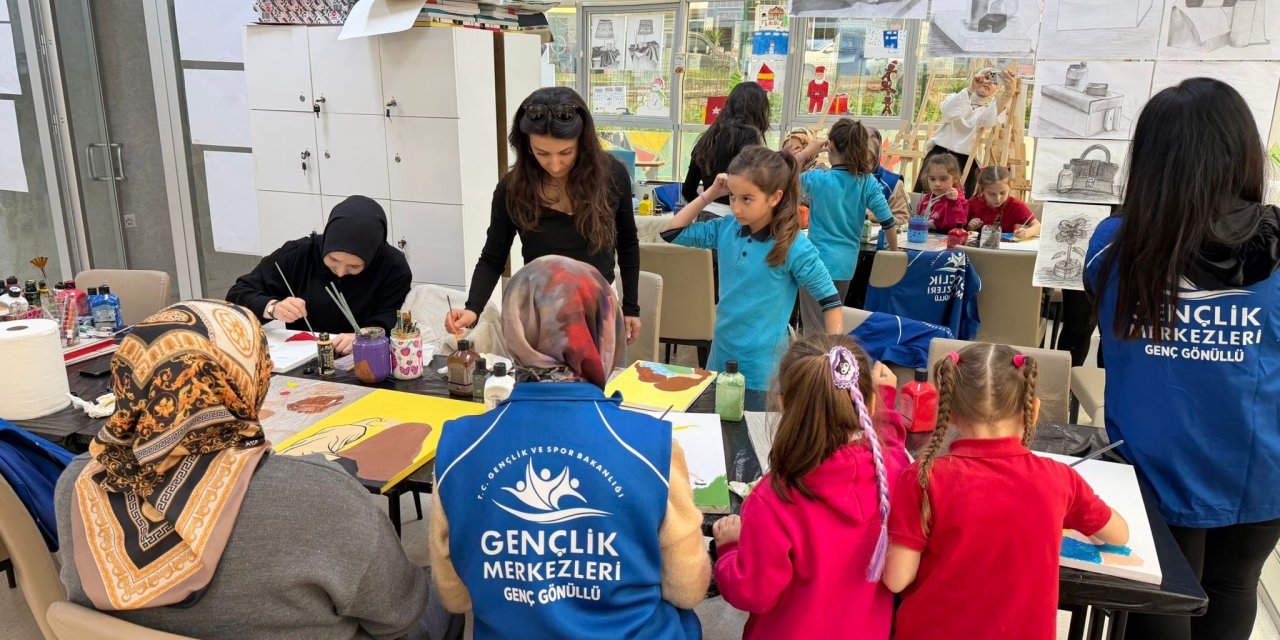 Alaçam'da anne kız boyama etkinliği düzenlendi