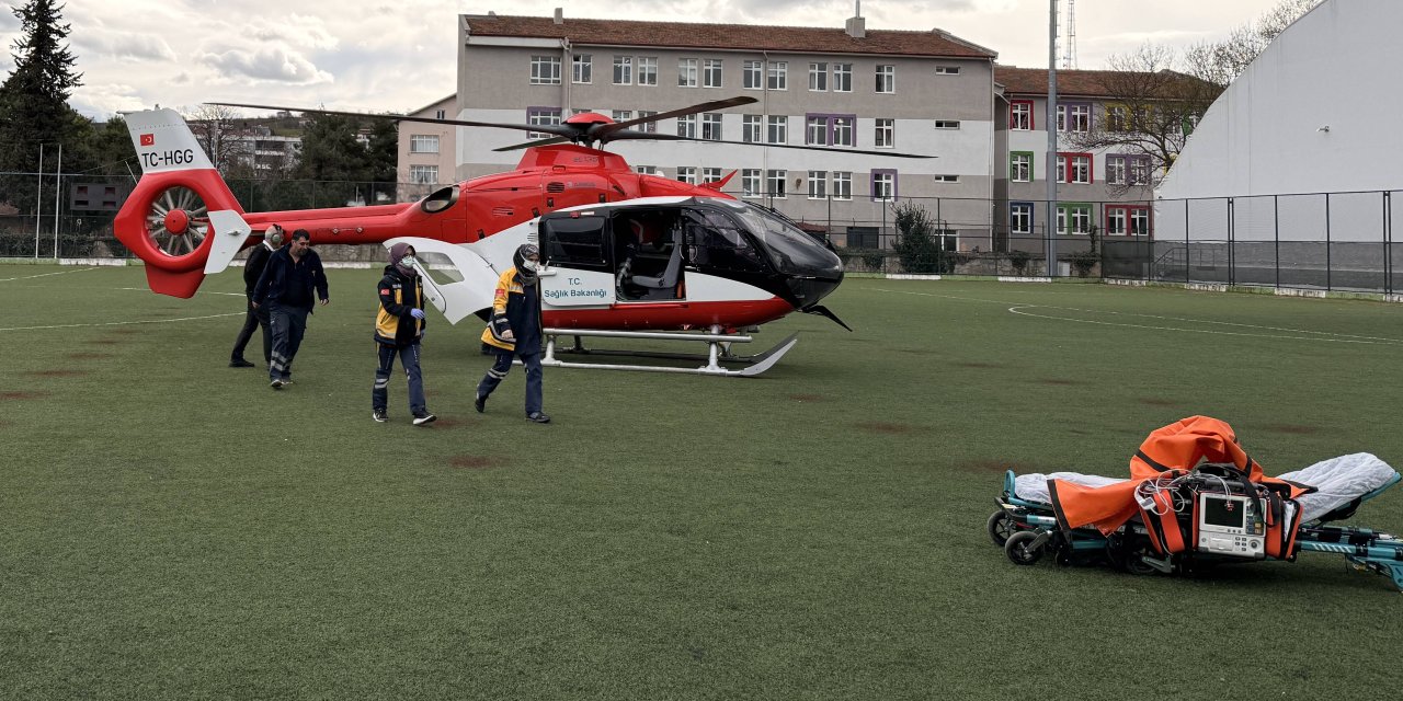 Kalp krizi geçiren hasta ambulans helikopterle sevk edildi