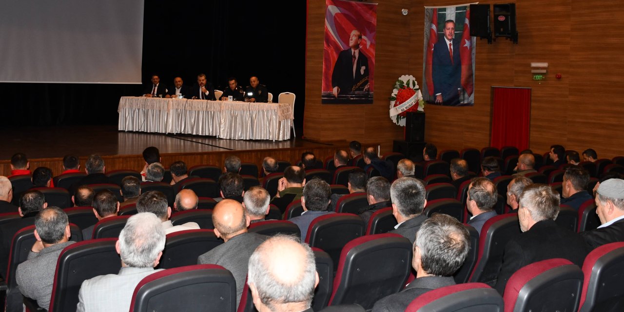 Muhtarlara yönelik değerlendirme toplantısı yapıldı