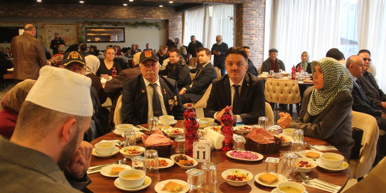 Şehit yakınları ve gaziler onuruna iftar programı düzenlendi