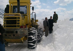 117 köy yolu ulaşıma kapandı