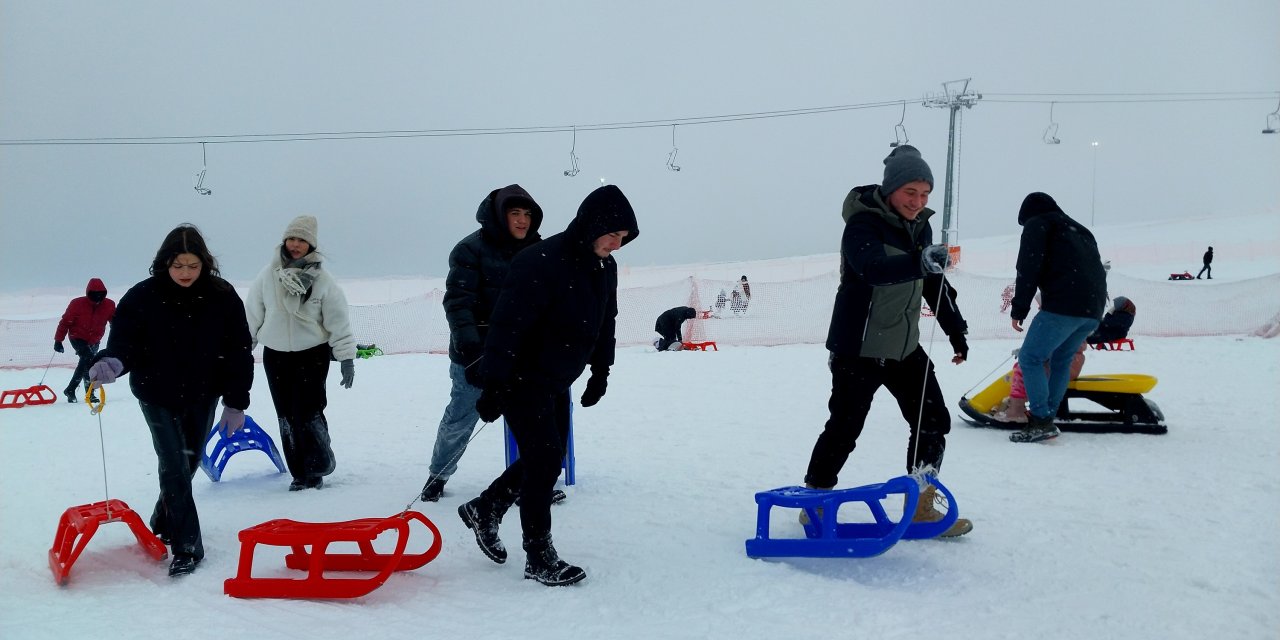 Petek Genç gezileri sona erdi