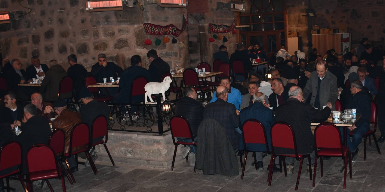 İftar programında bir araya geldiler