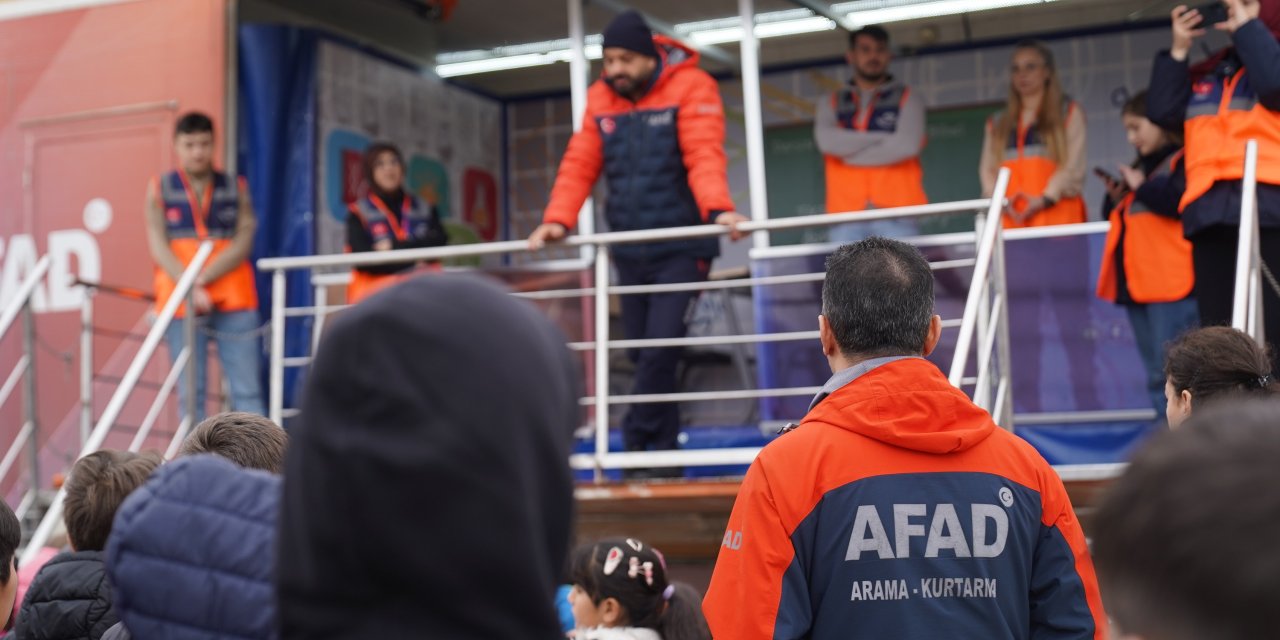 Deprem Simülasyon Tırı Atakum’da