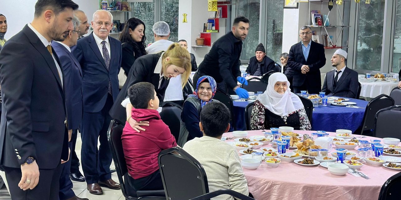 Ladik’te huzurevinde iftar programı düzenlendi