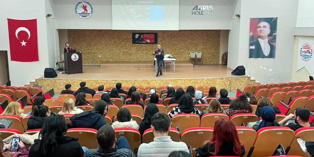 Bağımlılık ve siber suçlarla mücadele eğitimi verildi