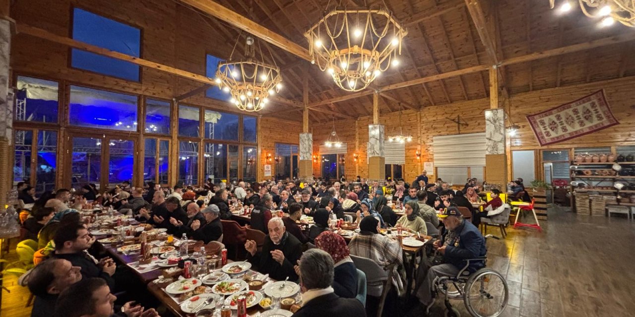 Şehit aileleri, gaziler ile öksüz ve yetim çocuklar iftar sofrasında buluştu