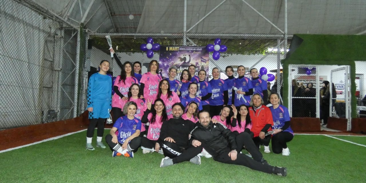 Samsun'da kadınlar futbol sahasında buluştu