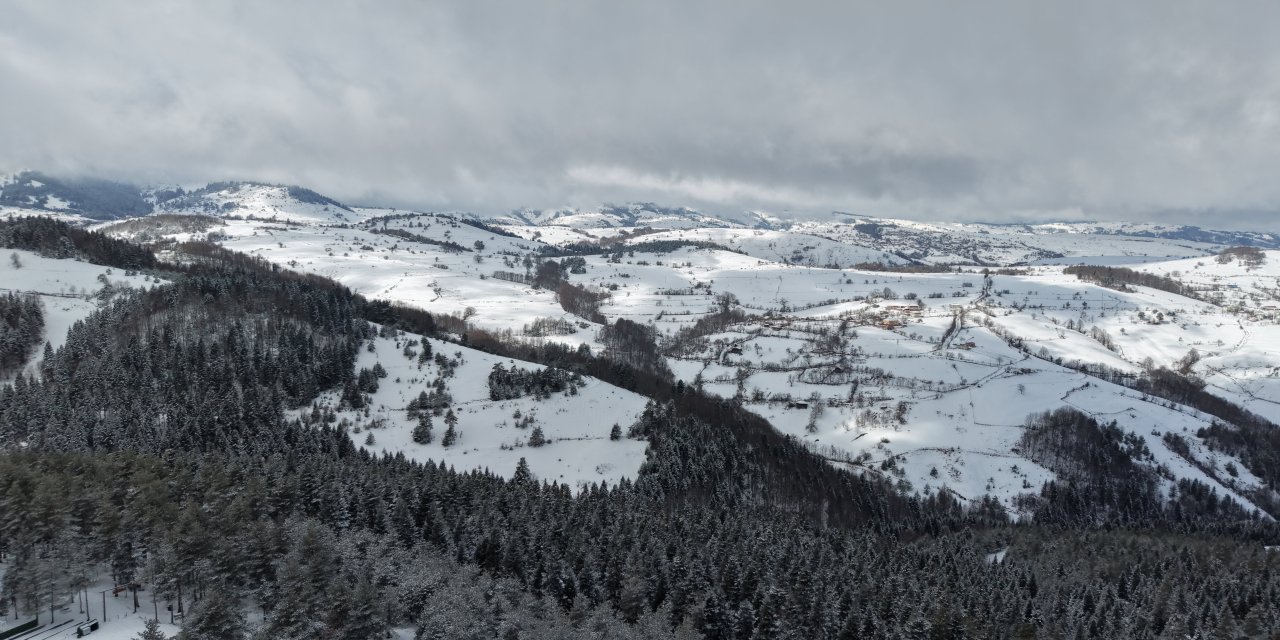 Samsun'da karla kaplı Kızlan Yaylası dronla görüntülendi