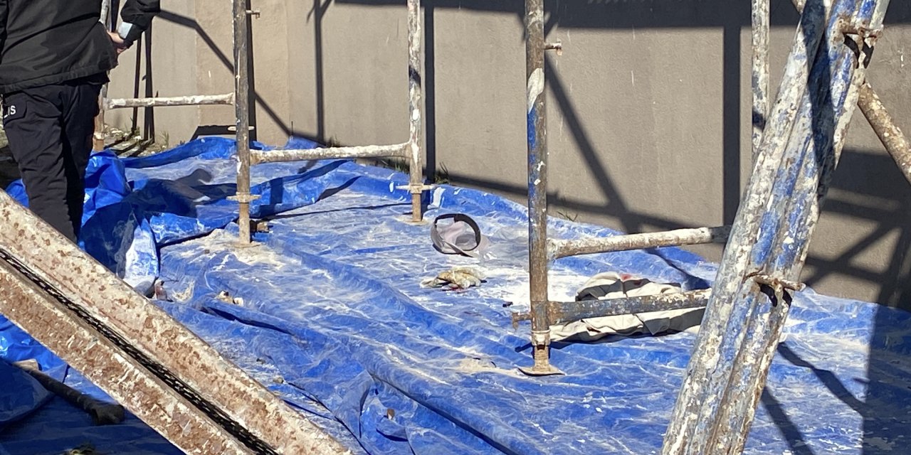 Boya yaparken üçüncü kattan düştü