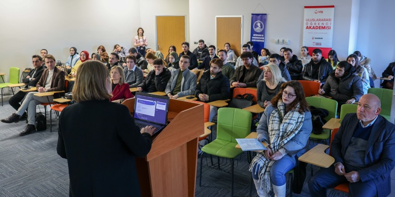 Cumhuriyet ve Kadınların Siyasal Temsili söyleşisi düzenlendi