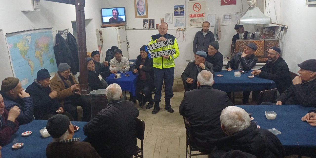 Jandarma ekipleri bilgilendirme çalışması yaptı