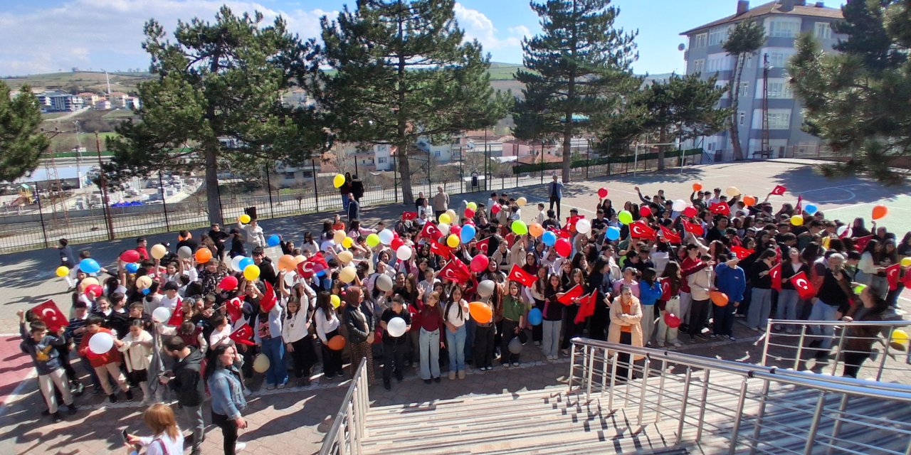 Önce bayramlaştılar sonra bayram harçlığı aldılar