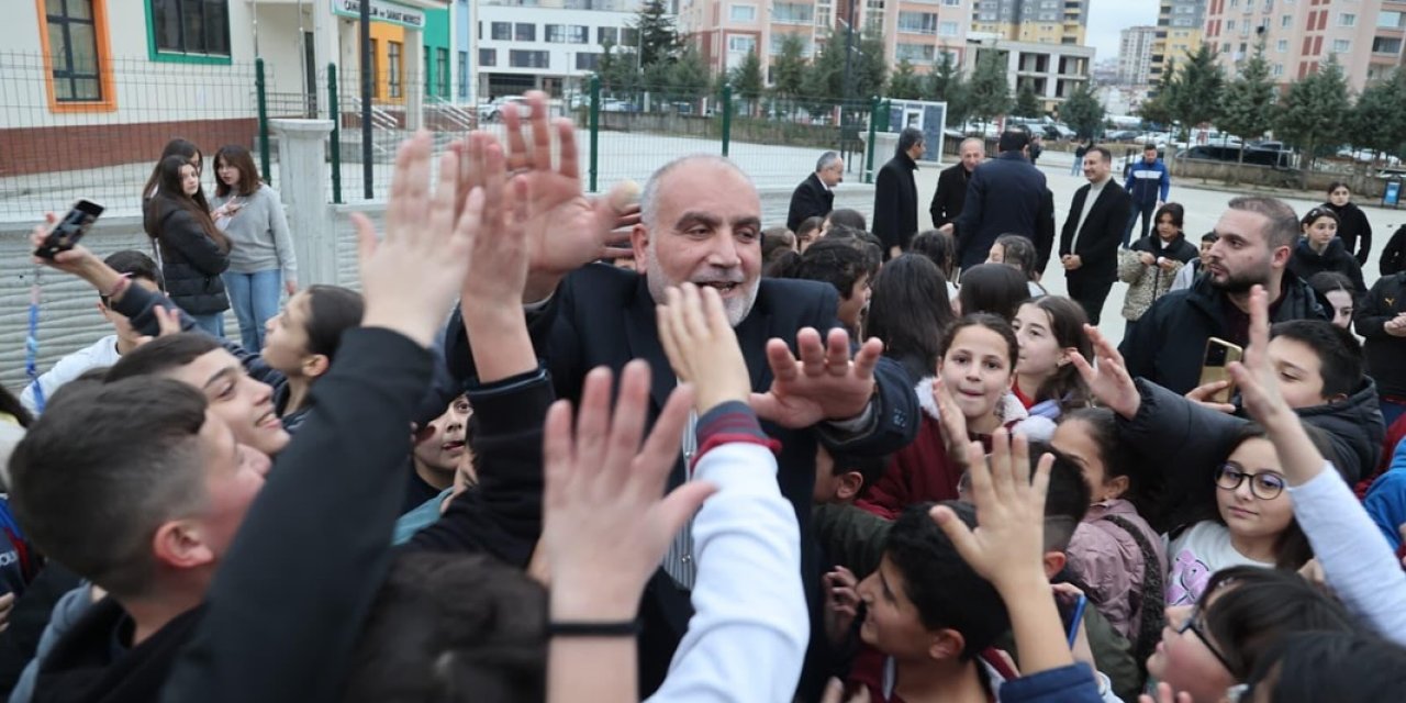 Öğrencilerin iftar sevincine ortak oldu