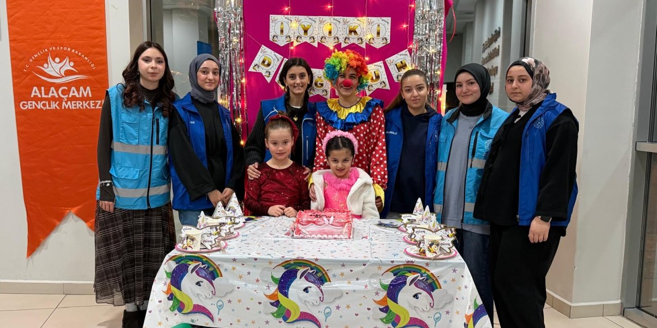 Alaçam'da şehit kızına anlamlı doğum günü kutlaması