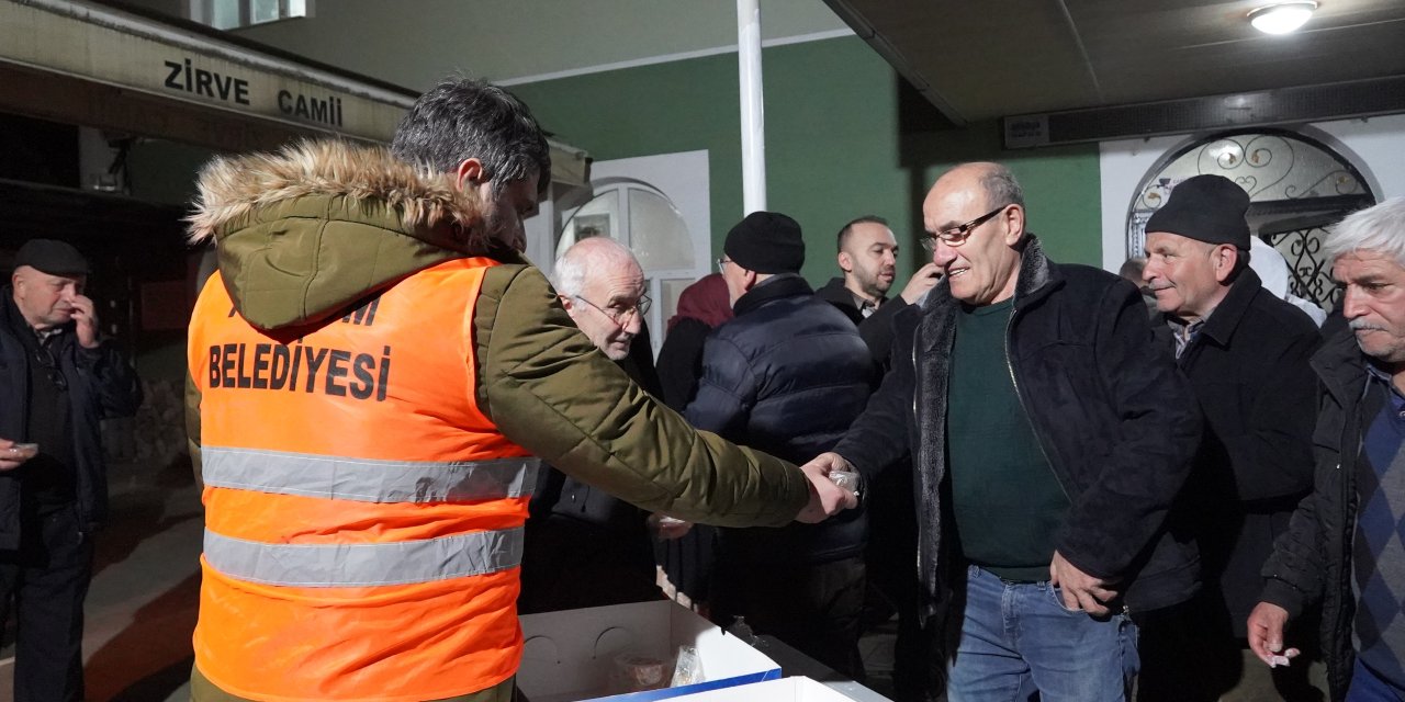 Atakum'da vatandaşlara lokma dağıtıldı