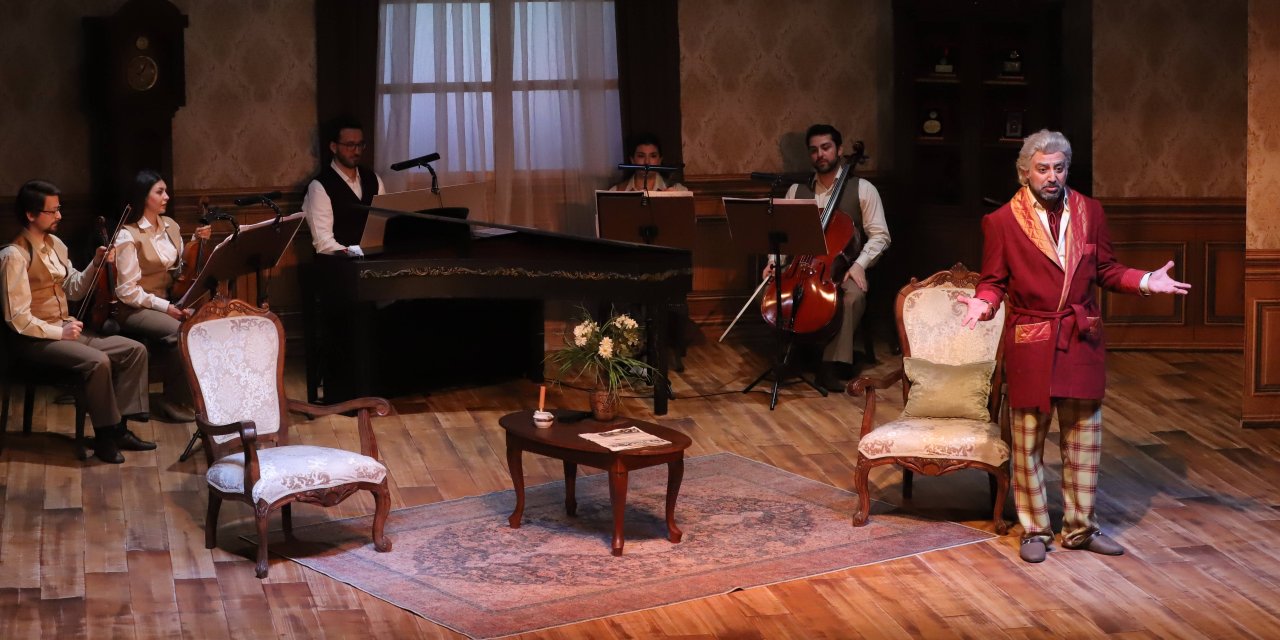 Hanım Olan Hizmetçi operasının prömiyeri yapıldı