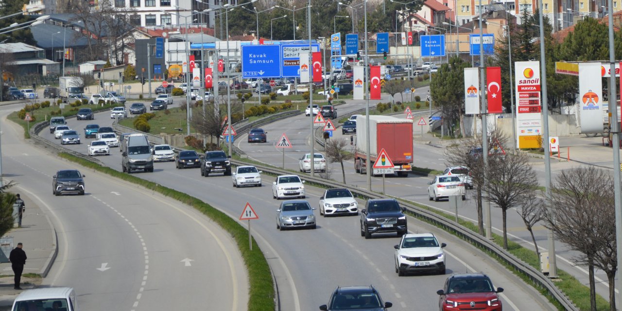 Havza'da trafik yoğunluğu yaşanıyor