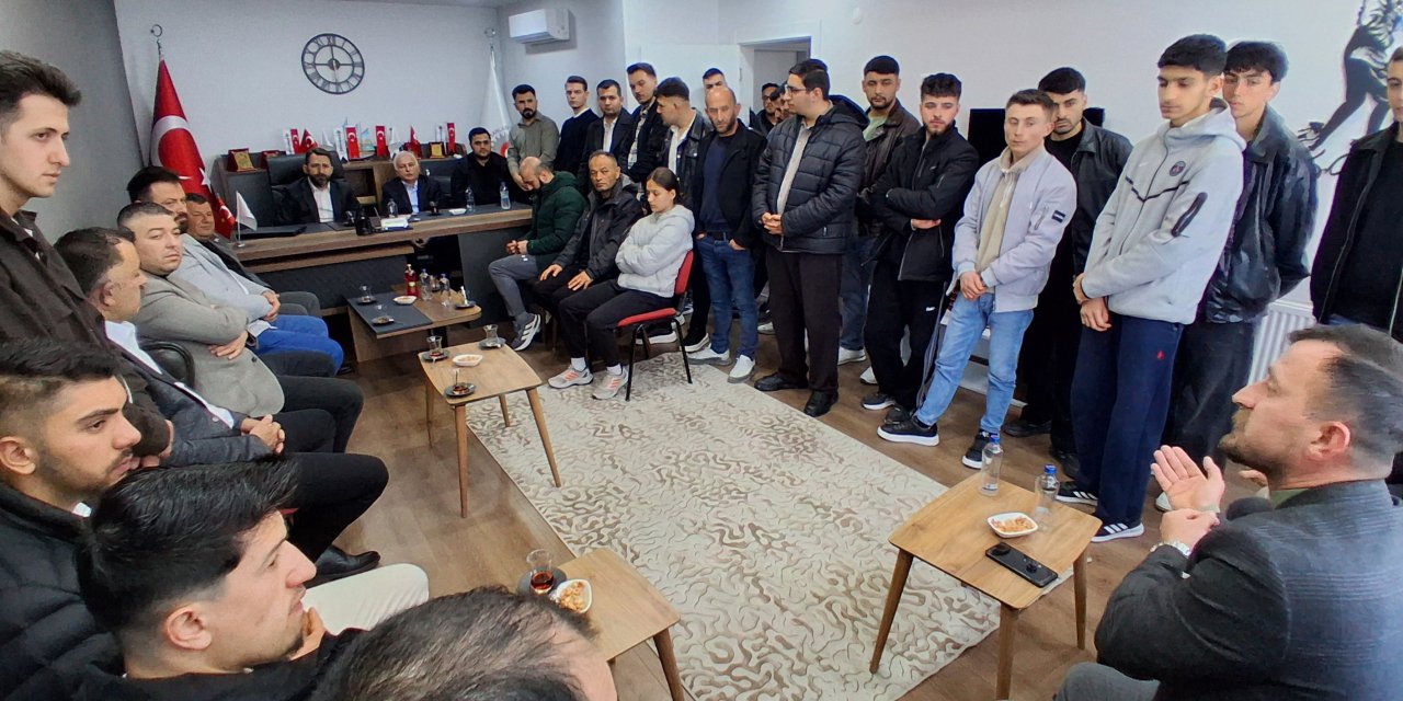 Havza'da gençlerle buluştu