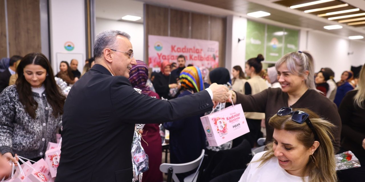 24 mahallede vatandaşla buluştu