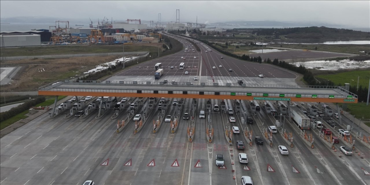 Otoyol ve köprülerden 12,3 milyon araç geçti