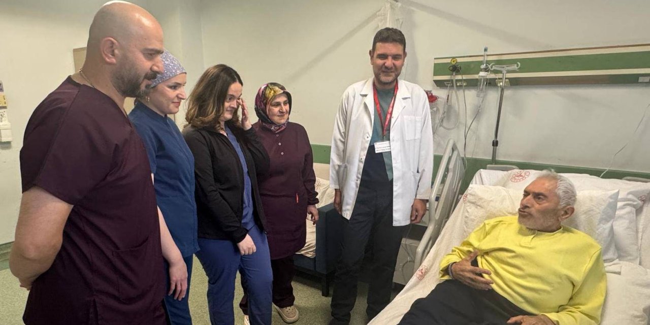 Kalbi 3 saat durdurularak aort damarı değiştirildi