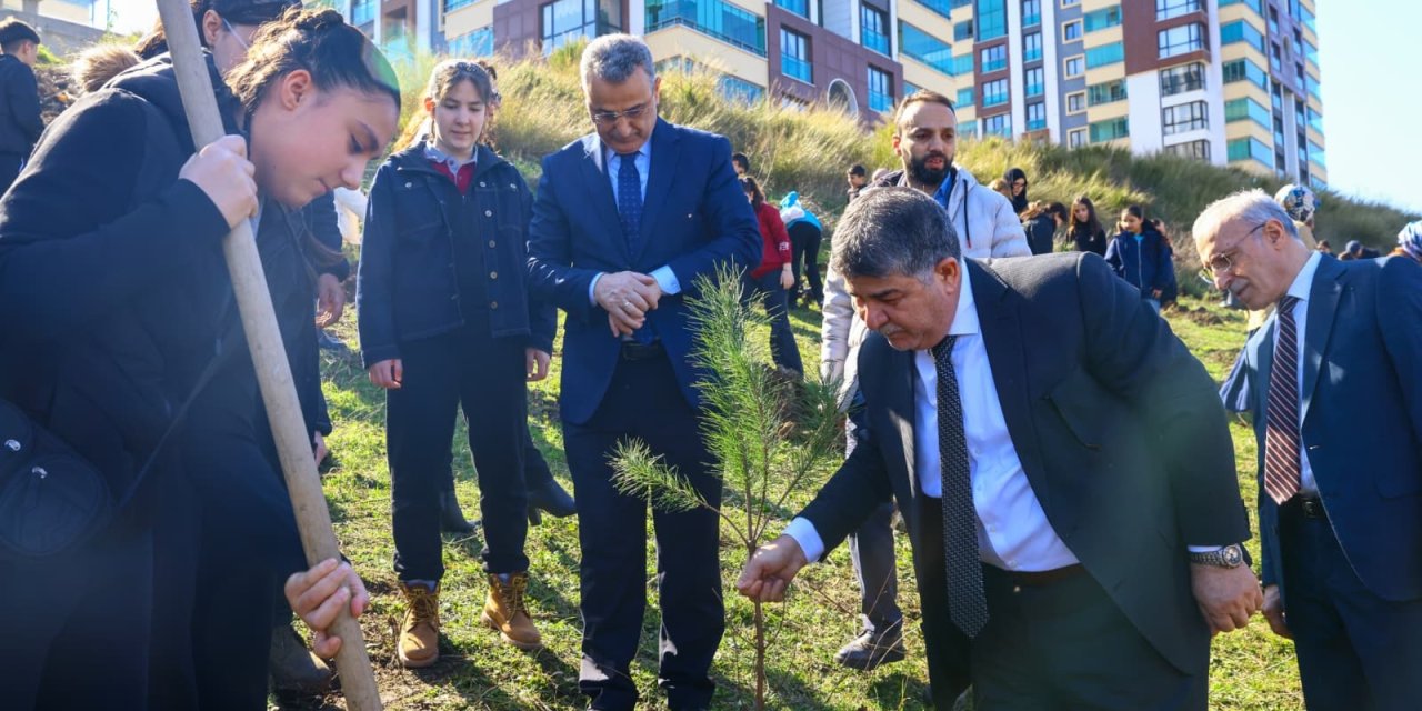 İlkadım’da fidanlar toprakla buluştu