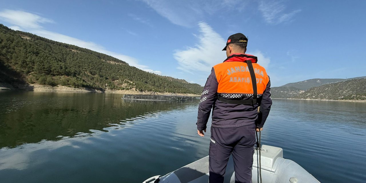 Jandarma ekiplerinden baraj göllerinde denetim