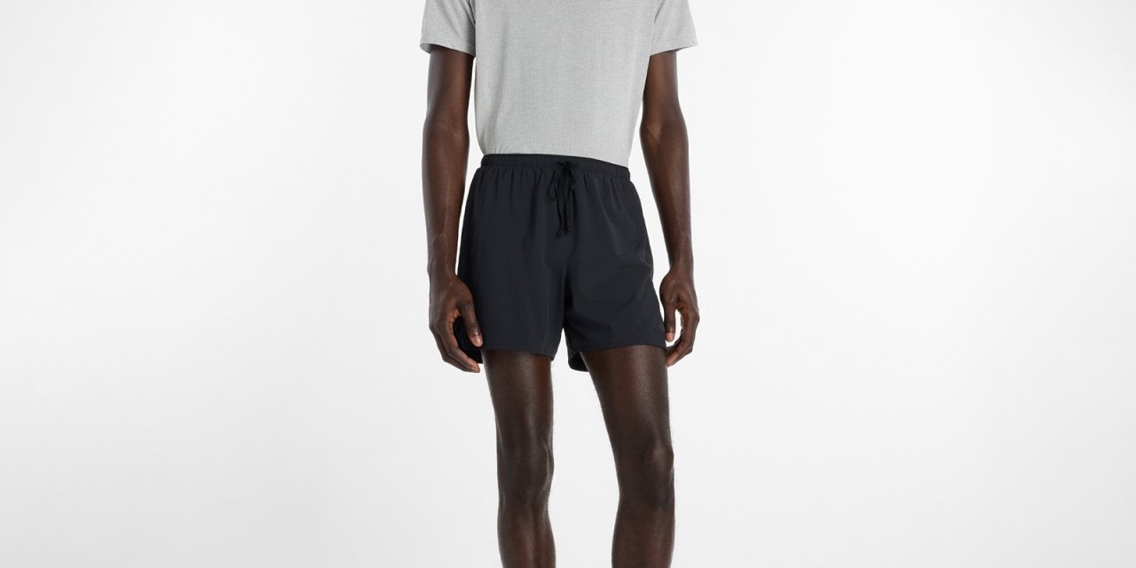 Erkek Spor Şort: Detaylar Neyi Değiştirir?